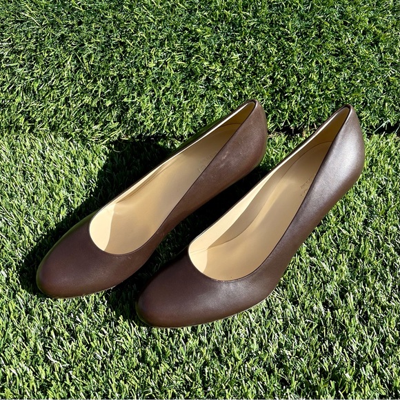 Gucci Brown Leather Pumps - Picture 3 of 6